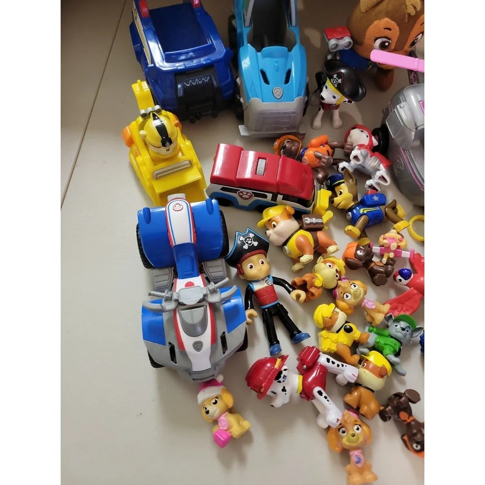PAW Patrol  Characters & Vehicles dogs figures mixed lot Puppies Plane